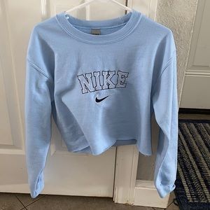customized nike cropped crew size small